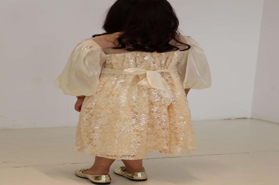 صورة فستان بريق وردي بلمسات فاخرة